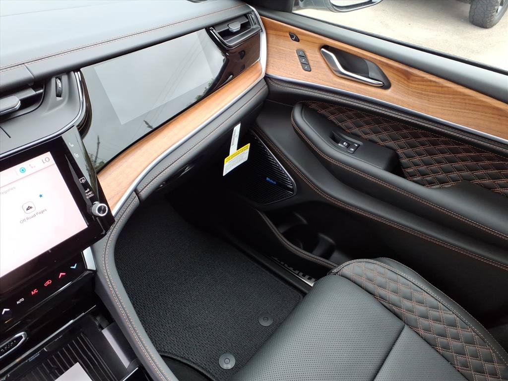 New 2027 Jeep Grand Cherokee Summit AWD/4WD image 34