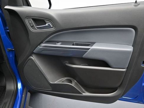 Used 2019 Chevrolet Colorado Z71 AWD/4WD image 32
