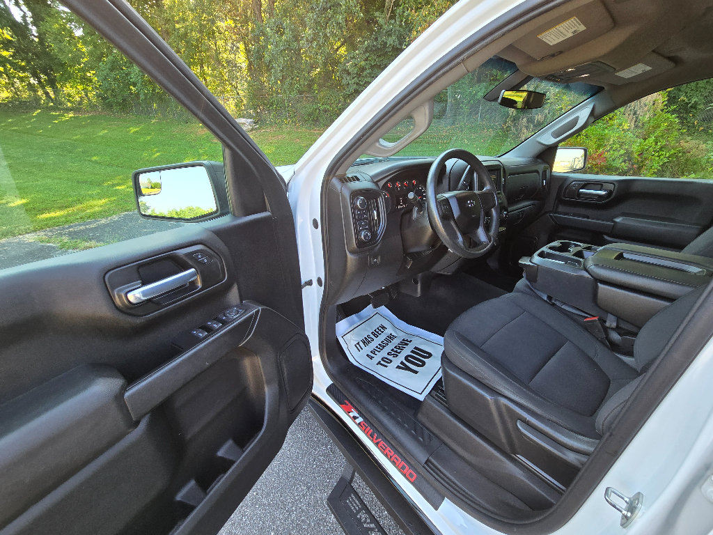 Used 2021 Chevrolet Silverado 1500 Custom Trail Boss w/ LPO, Dark Essentials Package AWD/4WD image 11