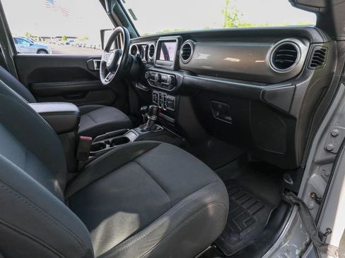 Used 2018 Jeep Wrangler Unlimited Sahara AWD/4WD image 21
