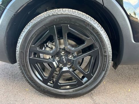 Used 2023 Kia Telluride EX X-Line image 11