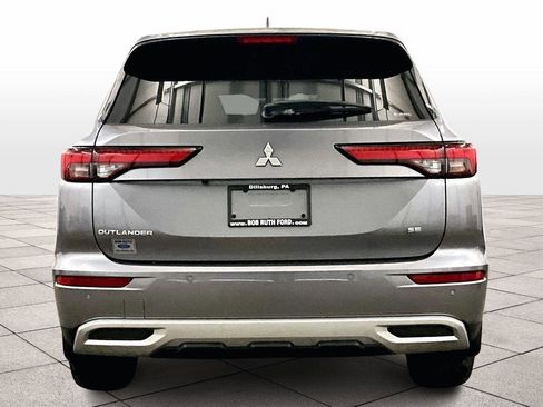 Used 2022 Mitsubishi Outlander SE image 4