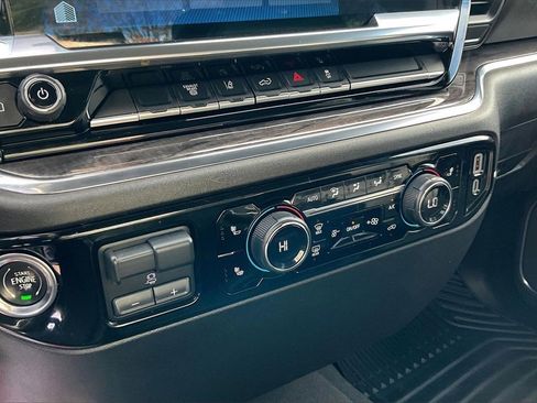 Used 2024 Chevrolet Silverado 2500 LTZ image 25