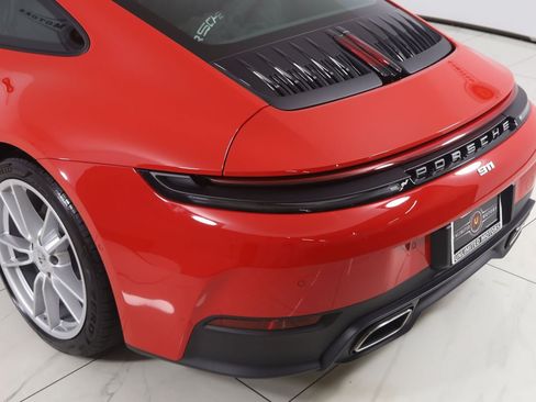 Used 2025 Porsche 911 Carrera RWD image 34