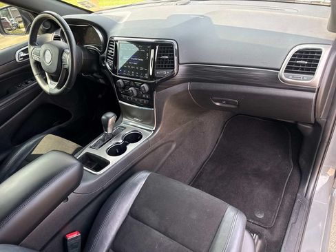 Used 2022 Jeep Grand Cherokee Laredo X RWD image 18