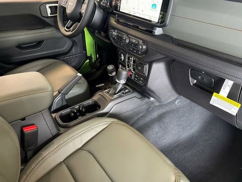 New 2026 Jeep Gladiator Mojave image 11