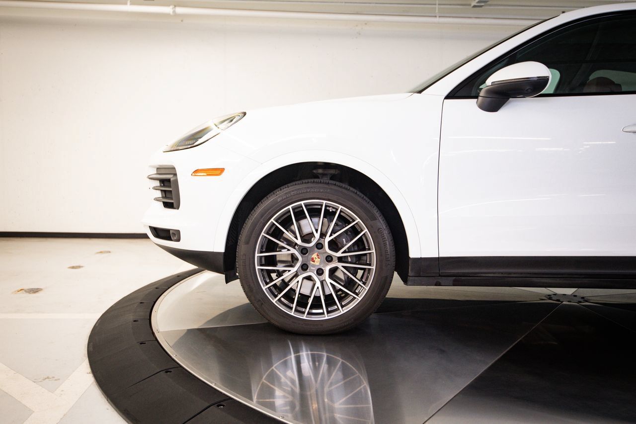 Certified 2023 Porsche Cayenne Coupe AWD/4WD image 11
