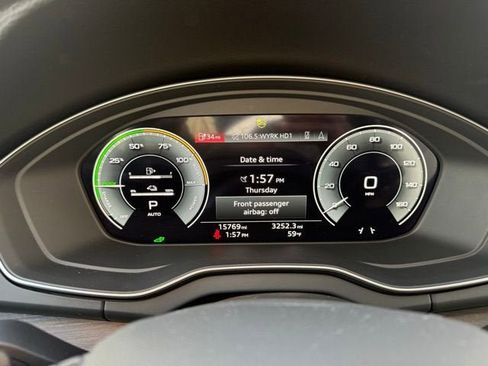 Used 2025 Audi Q5 e Premium Plus w/ Premium Plus Package image 21