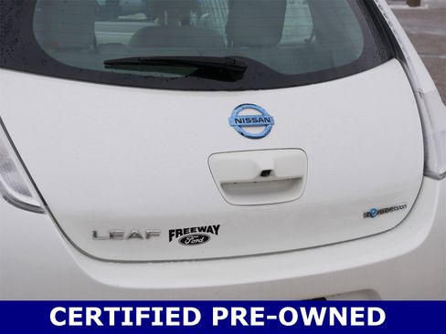 Used 2017 Nissan Leaf SV image 9