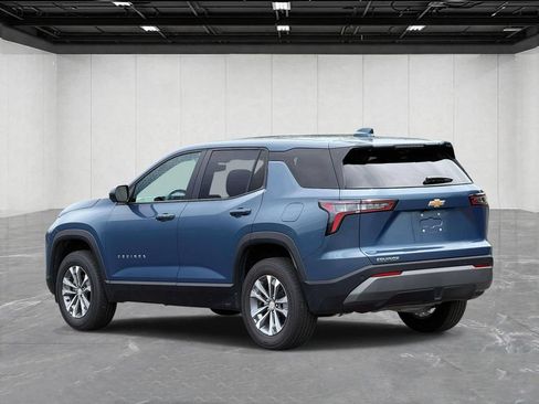 Used 2025 Chevrolet Equinox LT w/ Safety and Technology Package FWD image 7