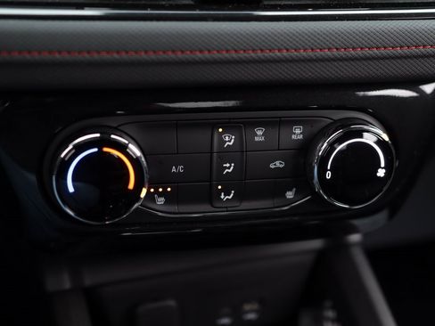 Used 2025 Chevrolet TrailBlazer RS w/ Driver Confidence Package image 15