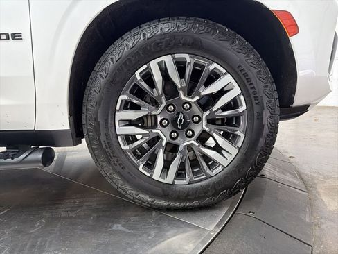 Used 2022 Chevrolet Tahoe Z71 w/ Z71 Off-Road Package image 9