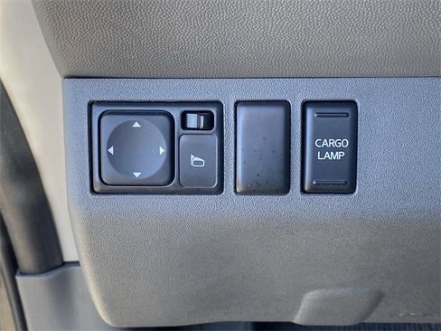 Used 2020 Nissan Frontier SV image 18