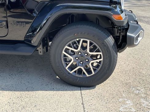 New 2025 Jeep Wrangler Sahara image 37