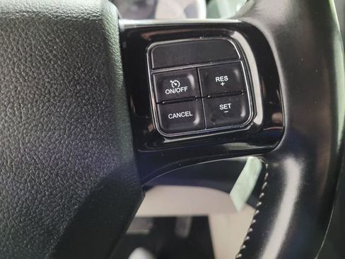 Used 2019 Dodge Grand Caravan SXT w/ Rear Park Assist Package image 28