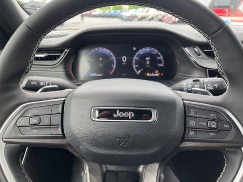 New 2026 Jeep Grand Cherokee L Limited AWD/4WD image 32