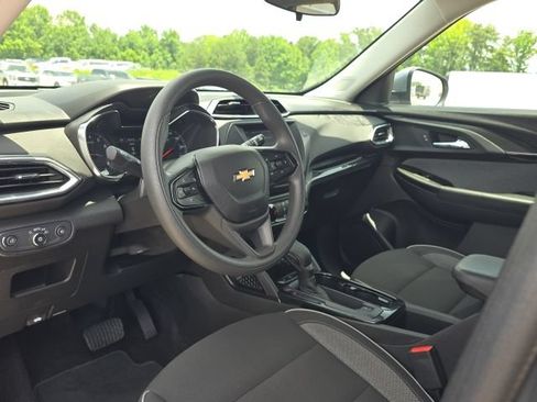 Used 2023 Chevrolet TrailBlazer LT FWD image 22