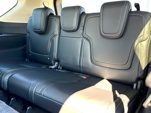 New 2025 Nissan Armada SV image 17