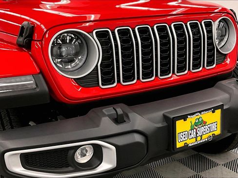 Used 2025 Jeep Wrangler Unlimited Sahara w/ Safety Group AWD/4WD image 34