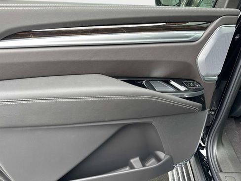 New 2026 Cadillac Escalade ESV Luxury w/ LPO, Radiant Package image 10