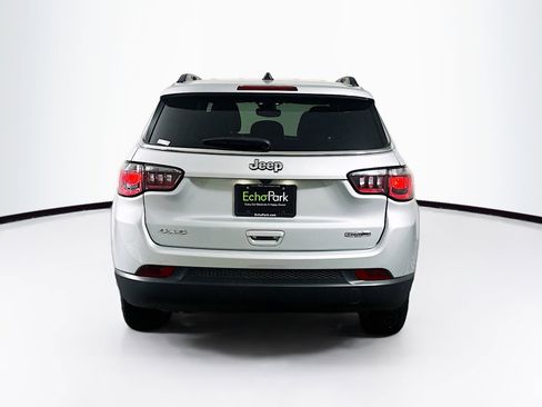 Used 2025 Jeep Compass Latitude image 7