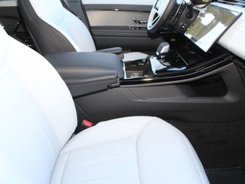 New 2026 Land Rover Range Rover Sport Dynamic SE image 2