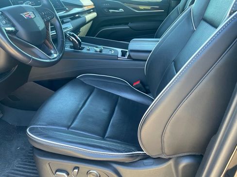 Used 2024 Cadillac Escalade ESV Premium Luxury AWD/4WD image 9