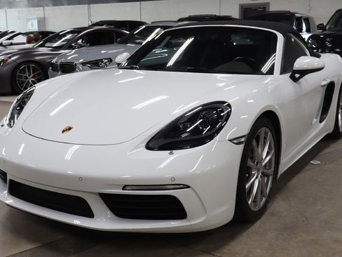 Used 2019 Porsche 718 Boxster BASE image 1