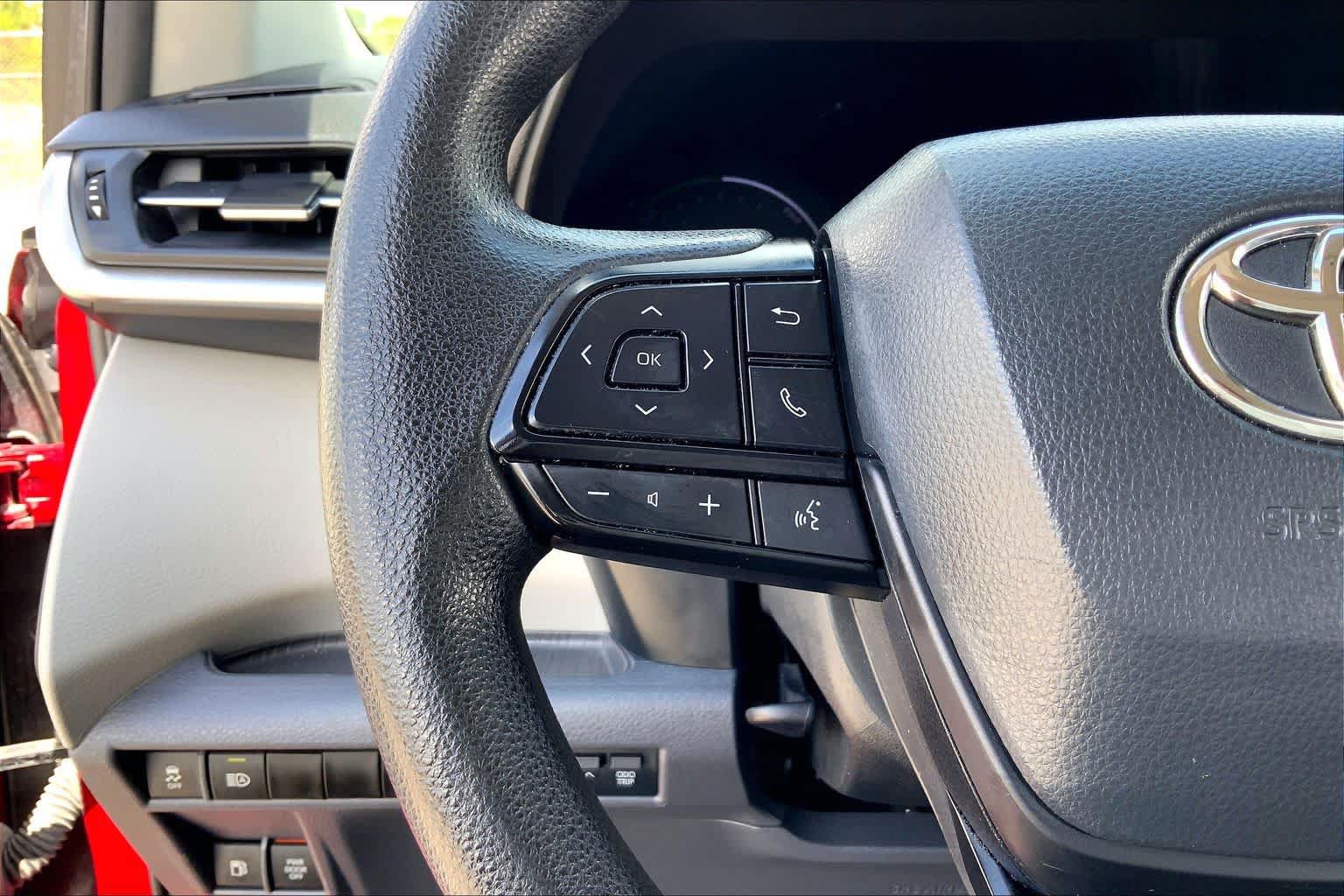Used 2022 Toyota Sienna LE FWD image 23