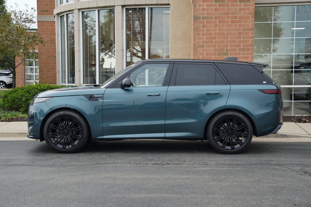 New 2027 Land Rover Range Rover Sport Dynamic SE AWD/4WD image 2