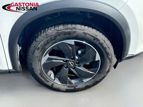 Used 2025 Nissan Rogue SV AWD/4WD image 36
