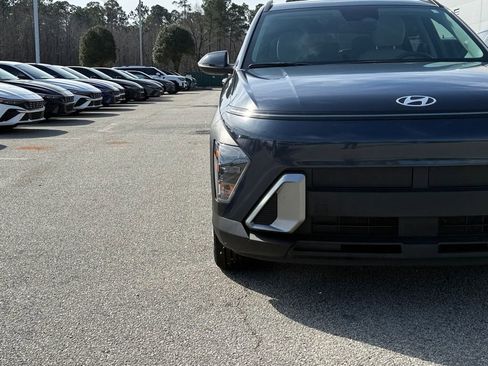 Used 2025 Hyundai Kona SEL image 25