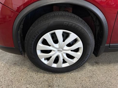 Used 2016 Nissan Rogue S AWD/4WD image 28