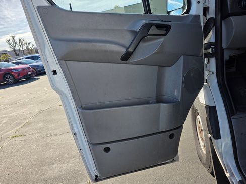 Used 2015 Mercedes-Benz Sprinter 2500 image 14