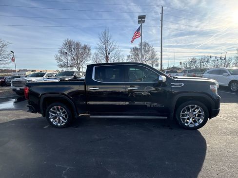 Used 2022 GMC Sierra 1500 Denali w/ Denali Reserve Package AWD/4WD image 4