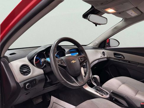Used 2015 Chevrolet Cruze LT image 11