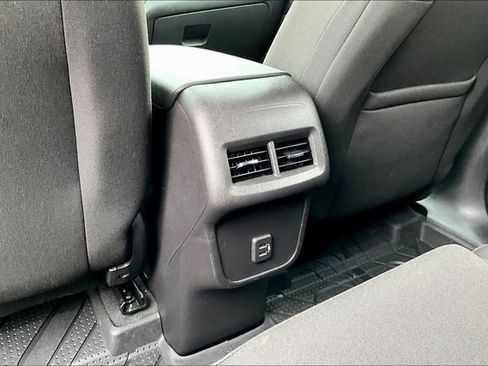 Used 2024 Chevrolet Equinox LT w/ LPO, Floor Liner Package image 10