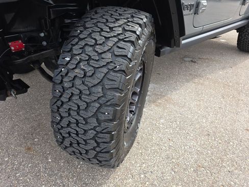 Used 2023 Jeep Wrangler Unlimited Sport AWD/4WD image 34