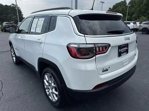 Used 2024 Jeep Compass Latitude AWD/4WD image 4