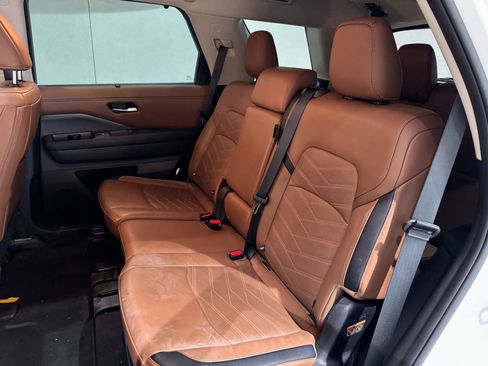 Used 2024 Nissan Pathfinder Platinum w/ Cargo Package FWD image 17