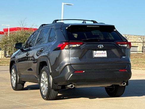 Used 2024 Toyota RAV4 XLE Premium image 6