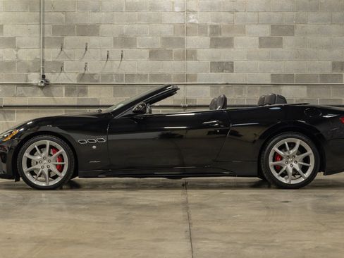 Used 2018 Maserati GranTurismo MC RWD image 6