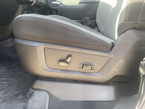 Used 2021 RAM 2500 Big Horn w/ Level 1 Equipment Group AWD/4WD image 14