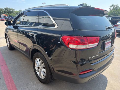 Used 2018 Kia Sorento FWD image 8