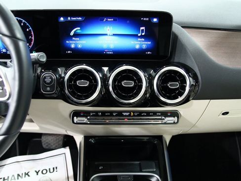 Used 2023 Mercedes-Benz GLA 250 4MATIC image 20