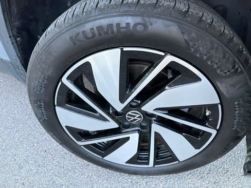 Used 2025 Volkswagen Atlas SE AWD/4WD image 3