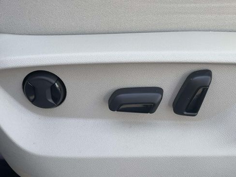 Certified 2026 Volkswagen Atlas SE w/ Panoramic Sunroof Package FWD image 16