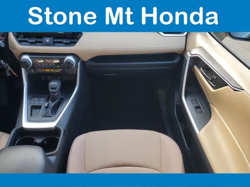 Used 2020 Toyota RAV4 LE image 16