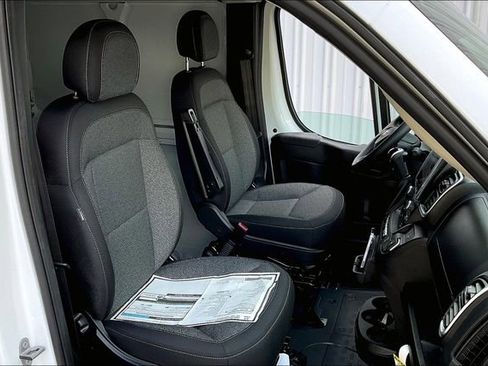 New 2025 RAM ProMaster 2500 w/ Quick Order Package 22G SLT image 25