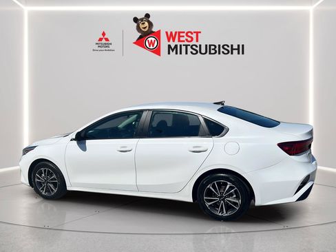 Used 2024 Kia Forte LXS FWD image 4